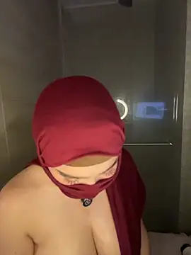 Snapshot of amaal_ chatting on February 20, 11:05 pm amaal online show from February 20, 11:05 pm