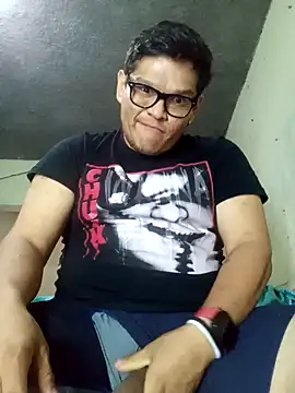 Snapshot of haxxxel007 chatting on October 31, 2:29 pm haxxxel007 online show from October 31, 2:29 pm