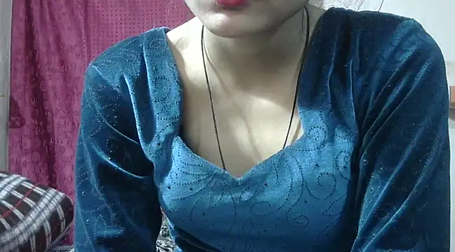 Snapshot of Aayesha chatting on December 22, 11:00 am Aayesha online show from December 22, 11:00 am