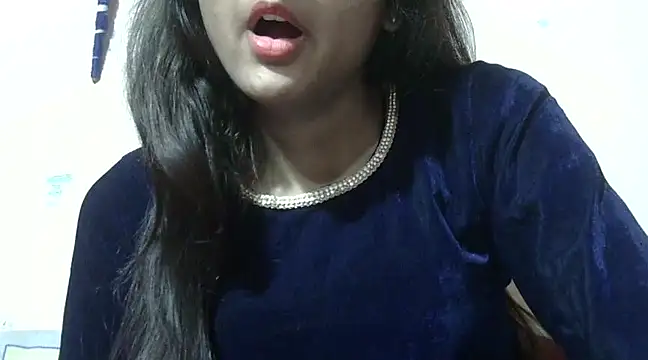 Snapshot of Aayesha chatting on February 17, 11:09 pm Aayesha online show from February 17, 11:09 pm