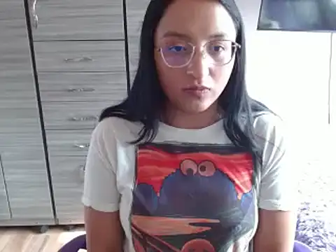 Nia-Cop online show from January 2, 8:02 pm