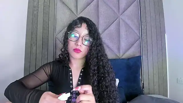 BriaConner  online show from February 3, 8:46 am