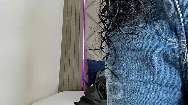 BriaConner  online show from March 19, 3:52 am