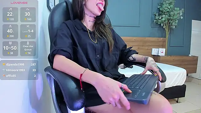megan morgan01 online show from December 13, 3:00 pm
