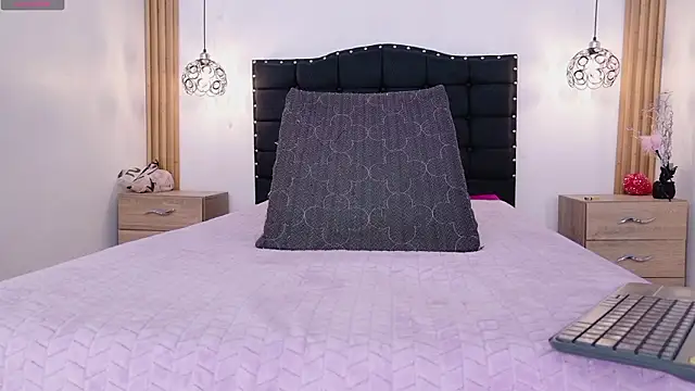 FULL TENTATION  online show from March 25, 6:41 am