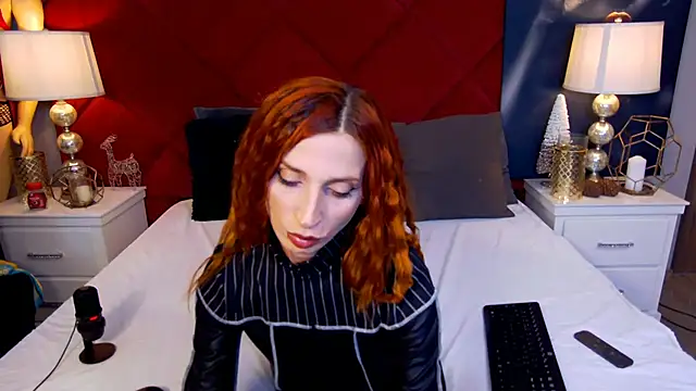 Snapshot of MinnieDrew chatting on December 3, 8:07 pm MinnieDrew online show from December 3, 8:07 pm