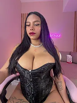 Snapshot of MadeleineSanez chatting on May 20, 8:59 pm MadeleineSanez online show from May 20, 8:59 pm