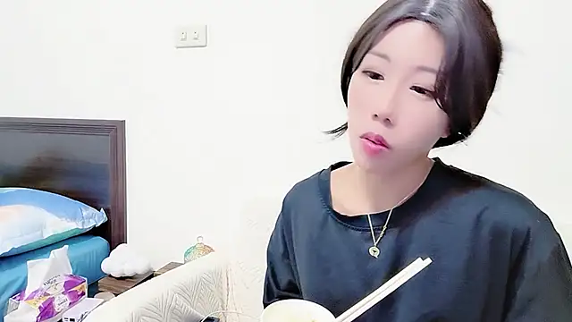 Fine-sand online show from October 9, 2:37 pm