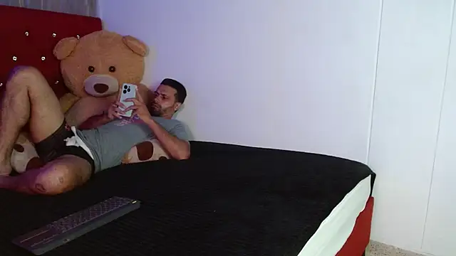 Snapshot of max_ashley_mds chatting on November 7, 1:33 pm max ashley mds online show from November 7, 1:33 pm