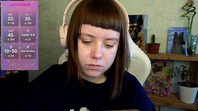 June shy0 online show from January 31, 8:11 am