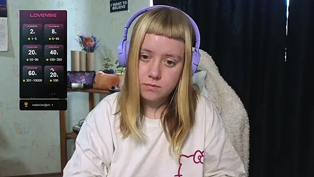 June shy0 online show from October 18, 9:21 am