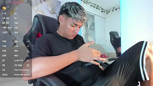 Snapshot of ryan_carter08 chatting on March 26, 2:06 am ryan carter08 online show from March 26, 2:06 am