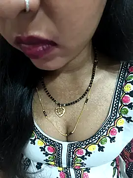 Snapshot of Sharmila-Singh chatting on June 5, 7:08 pm Sharmila-Singh online show from June 5, 7:08 pm