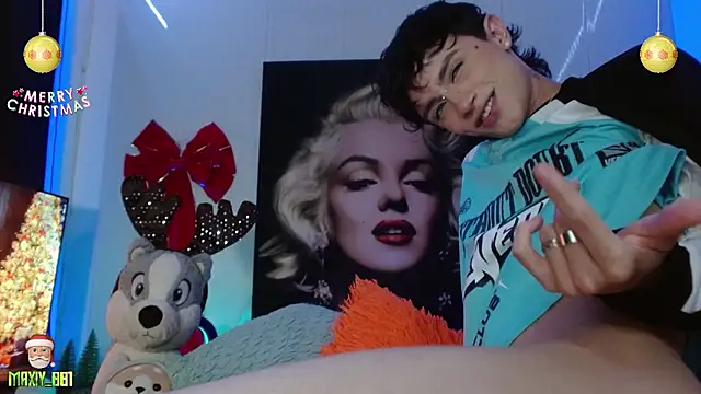 maxiy 001 online show from December 14, 7:40 am