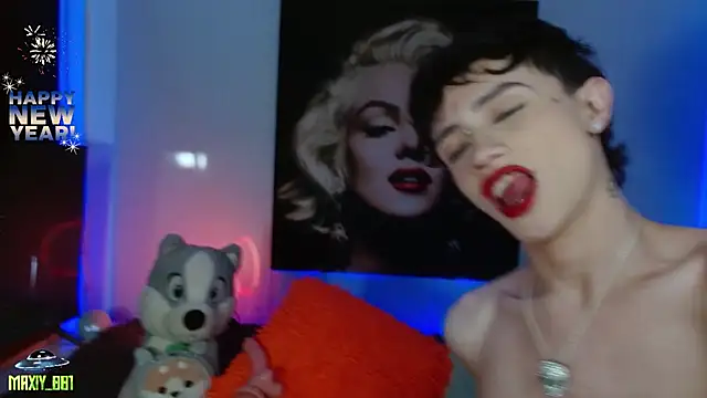 maxiy 001 online show from January 2, 11:49 pm