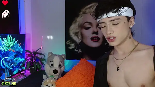 maxiy 001 online show from January 23, 4:52 am