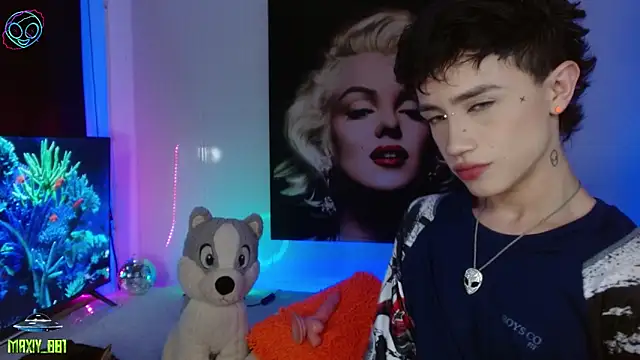 maxiy 001 online show from February 24, 6:38 am