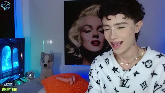 maxiy 001 online show from September 30, 3:22 am