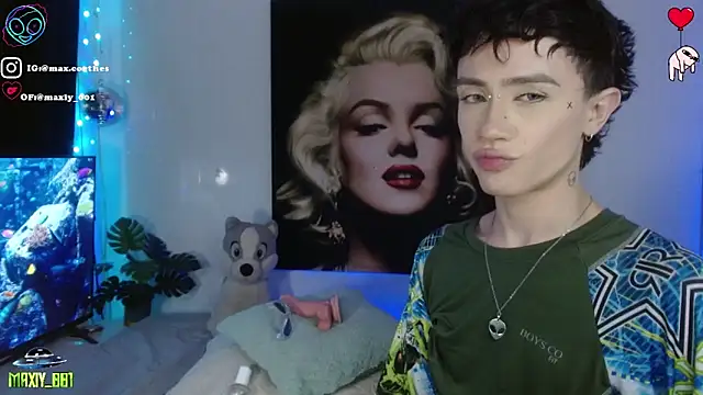 Snapshot of maxiy_001 chatting on March 4, 4:18 am maxiy 001 online show from March 4, 4:18 am