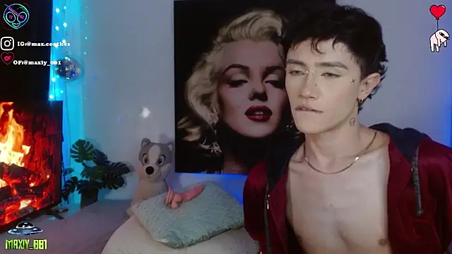 Snapshot of maxiy_001 chatting on March 14, 12:39 am maxiy 001 online show from March 14, 12:39 am