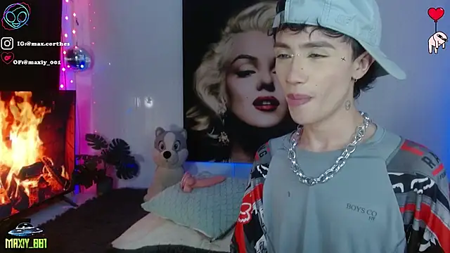 Snapshot of maxiy_001 chatting on March 27, 4:29 am maxiy 001 online show from March 27, 4:29 am