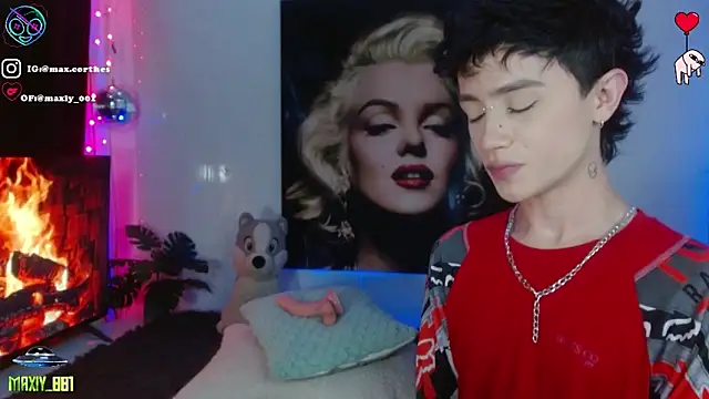 Snapshot of maxiy_001 chatting on March 28, 3:55 pm maxiy 001 online show from March 28, 3:55 pm