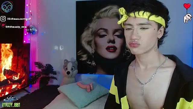 Snapshot of maxiy_001 chatting on March 29, 9:48 pm maxiy 001 online show from March 29, 9:48 pm