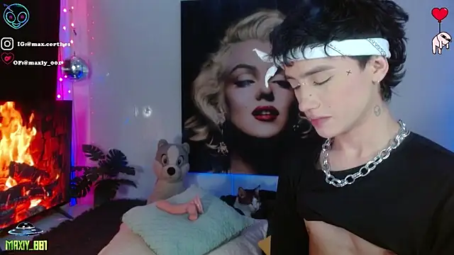 Snapshot of maxiy_001 chatting on March 31, 1:29 am maxiy 001 online show from March 31, 1:29 am