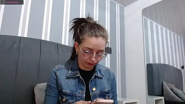  isaabellaa online show from February 23, 11:55 am