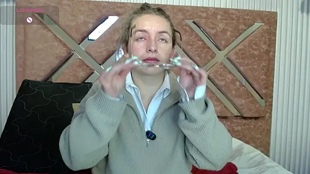  isaabellaa online show from May 22, 12:44 pm