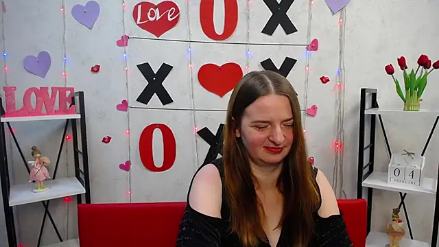 Snapshot of FreyaDak chatting on February 4, 5:55 pm FreyaDak online show from February 4, 5:55 pm