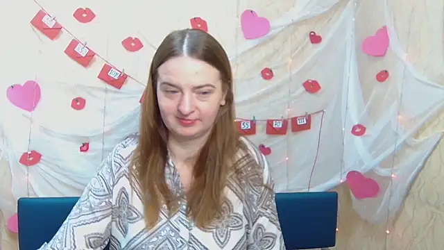 Snapshot of FreyaDak chatting on March 2, 9:10 am FreyaDak online show from March 2, 9:10 am