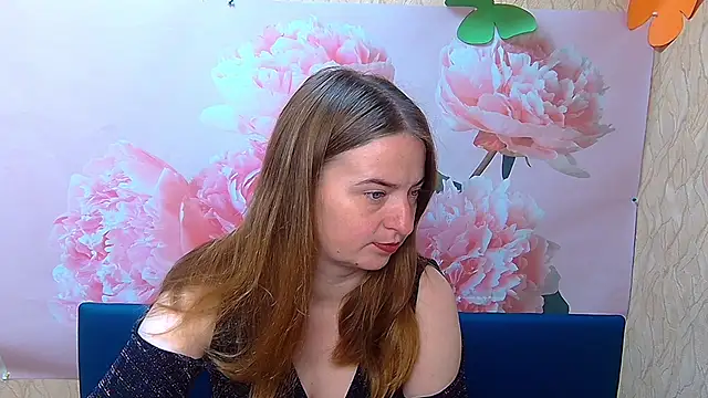 Snapshot of FreyaDak chatting on September 28, 5:02 am FreyaDak online show from September 28, 5:02 am