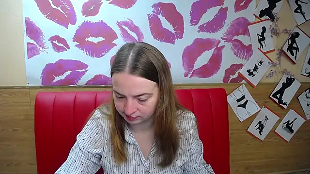 Snapshot of FreyaDak chatting on October 18, 5:10 am FreyaDak online show from October 18, 5:10 am