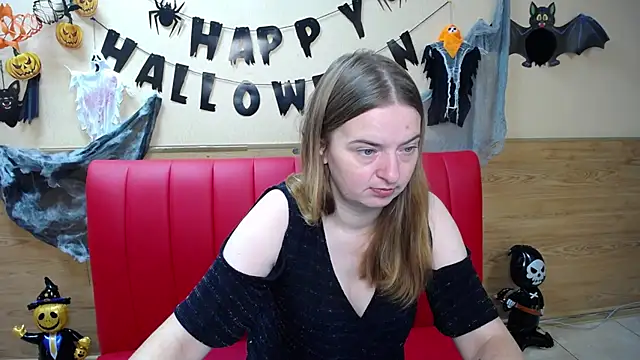 Snapshot of FreyaDak chatting on November 2, 6:05 am FreyaDak online show from November 2, 6:05 am