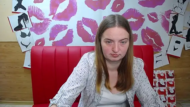 Snapshot of FreyaDak chatting on November 17, 6:03 pm FreyaDak online show from November 17, 6:03 pm