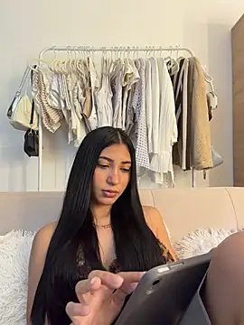 Snapshot of Sweetnaughtygirl_ chatting on March 1, 9:50 pm Sweetnaughtygirl online show from March 1, 9:50 pm