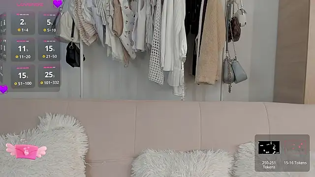 Snapshot of Sweetnaughtygirl_ chatting on March 7, 12:18 am Sweetnaughtygirl online show from March 7, 12:18 am