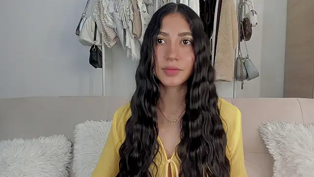 Snapshot of Sweetnaughtygirl_ chatting on March 8, 12:52 am Sweetnaughtygirl online show from March 8, 12:52 am