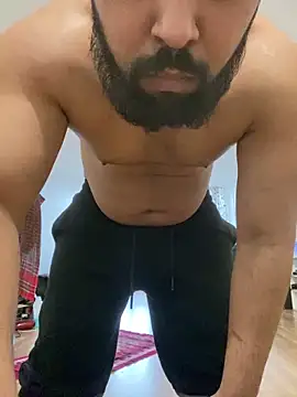 Snapshot of malout123J chatting on April 4, 3:53 pm malout123J online show from April 4, 3:53 pm