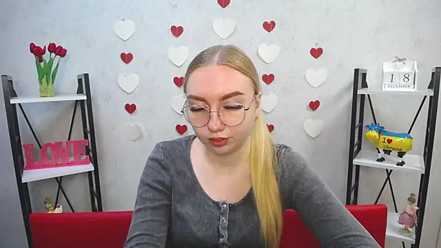 BeatriceFly online show from December 18, 9:14 am