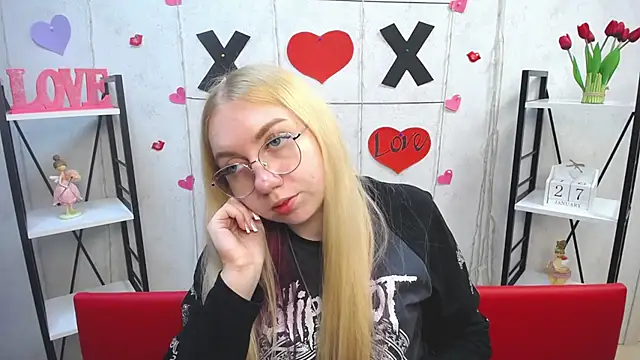 BeatriceFly online show from January 28, 2:21 pm