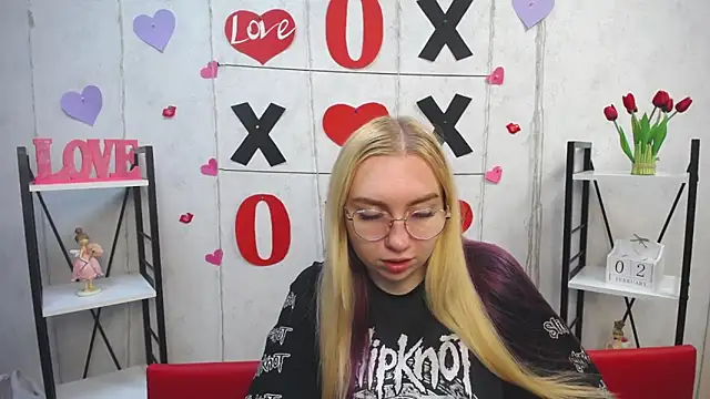 BeatriceFly online show from February 2, 9:19 am