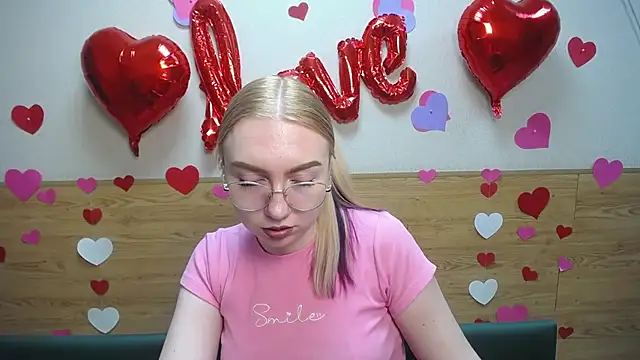 BeatriceFly online show from February 18, 9:21 am