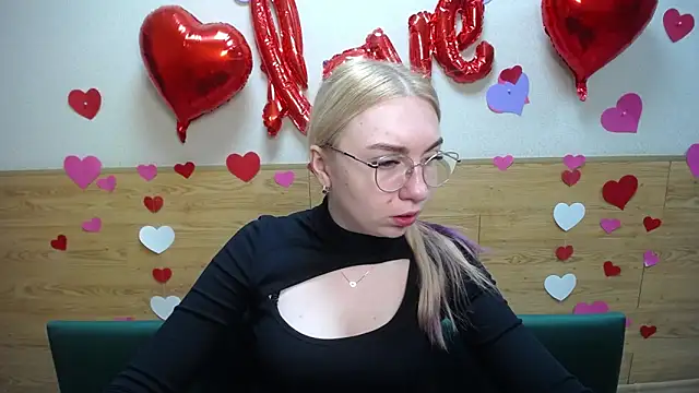 BeatriceFly online show from March 9, 12:09 pm