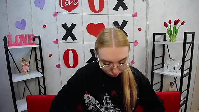 BeatriceFly online show from March 10, 6:27 am