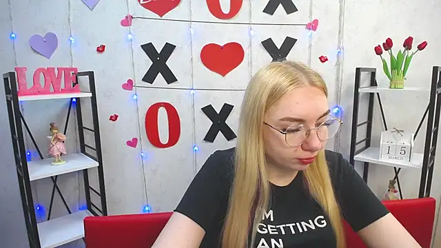 BeatriceFly online show from March 15, 3:59 pm