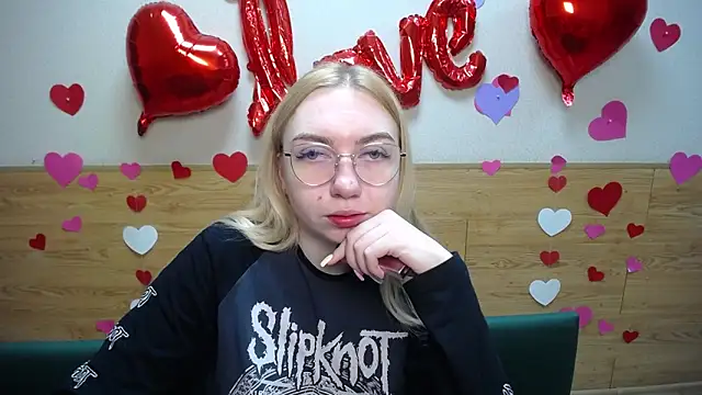 BeatriceFly online show from March 20, 6:08 am