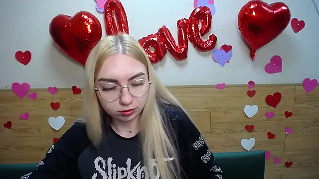 BeatriceFly online show from March 20, 4:31 pm