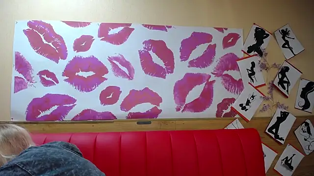 BeatriceFly online show from September 18, 1:02 pm